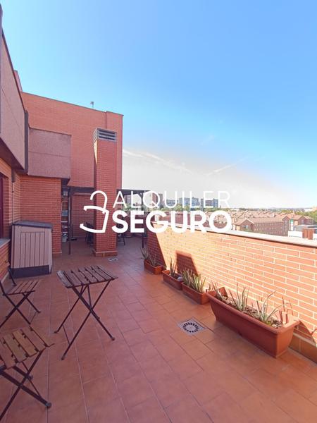 Foto 781eaacf-cf01-4619-bcbe-cf9bc40b7c5c. Miete dachwohnung mit heizung parking pool in Orcasur-12 de Octubre Madrid