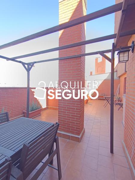 Foto 7e1d2c67-51e7-4a95-b807-0a07bec46c4b. Miete dachwohnung mit heizung parking pool in Orcasur-12 de Octubre Madrid