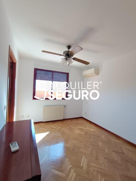 Foto f6fe4a5a-6246-4d06-902c-d3da4332dd0e. Miete dachwohnung mit heizung parking pool in Orcasur-12 de Octubre Madrid