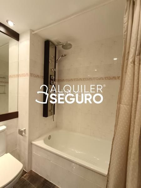 Foto 04495791-4f9c-4615-a207-7337e75912b7. Rent penthouse with heating parking pool in Orcasur-12 de Octubre Madrid