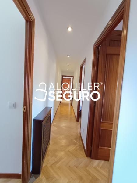Foto 72d285c8-d3a5-4020-8784-325f3794925b. Rent penthouse with heating parking pool in Orcasur-12 de Octubre Madrid