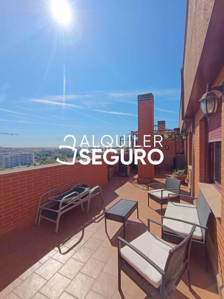 Foto db15e06c-eabd-44e5-8211-c80b82278c57. Rent penthouse with heating parking pool in Orcasur-12 de Octubre Madrid