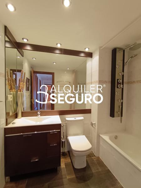 Foto e46383da-057f-419f-9a46-4b0f45145406. Rent penthouse with heating parking pool in Orcasur-12 de Octubre Madrid