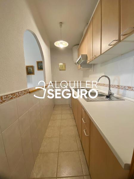 Foto 340c0f76-a438-4e07-8643-b22eb7703638. Alquiler piso  c cuesta de las descargas en Acacias Madrid