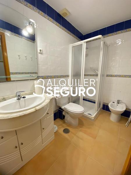 Foto ceba336e-f834-475d-b29b-31322ae56b01. Lloguer pis a Acacias Madrid