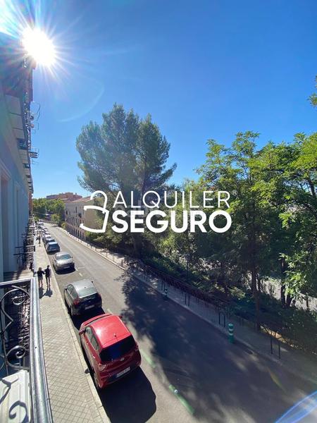 Foto 129f0c47-34d6-456c-a3bb-d6aa103e5808. Rent flat in Acacias Madrid