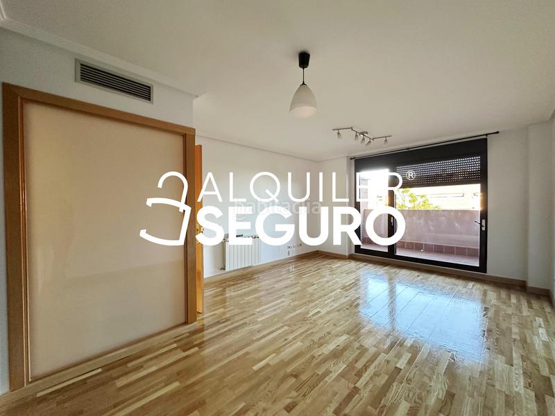 Foto 0f22bcfa-bba9-428b-96fc-095be17f2fbb. Rent flat with heating parking pool in Norte Pozuelo de Alarcón