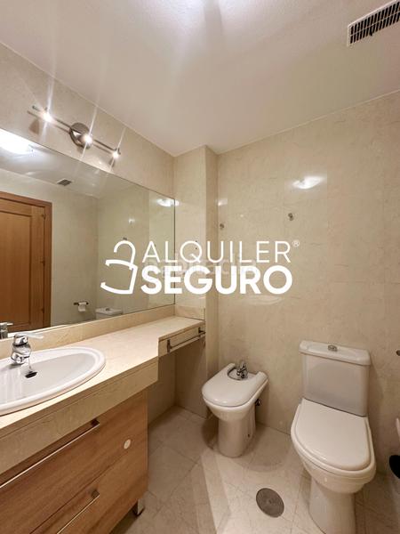 Foto 2b2aa81f-5b1f-44bf-af52-444ffc663efb. Rent flat with heating parking pool in Norte Pozuelo de Alarcón
