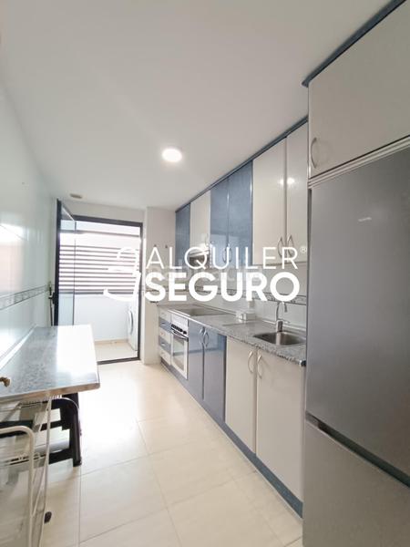 Foto 0421bc10-0e50-454a-a7ee-6aa3f5a8b79f. Rent flat with heating parking in Parla este Parla