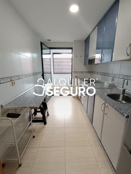 Foto 77ec7f84-9c3f-4f01-9663-419c807eff7e. Rent flat with heating parking in Parla este Parla