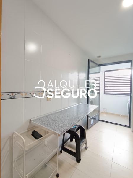 Foto 98c75a81-be69-44d6-b78e-b6eee4e42c71. Rent flat with heating parking in Parla este Parla