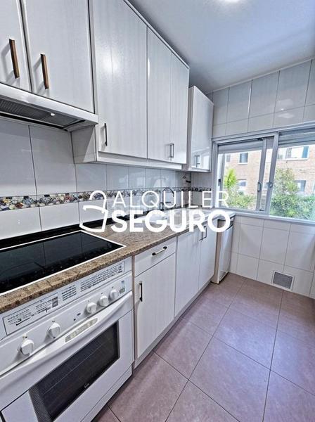 Foto 5e5342b8-397a-48b7-a653-7d56ddbafde9. Rent flat with heating in Colina Madrid