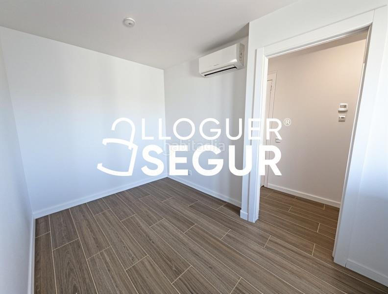 Foto 9523a834-d25b-4c30-b3ea-948c2c20d8d8. Alquiler chalet  c de les magnòlies en Torrent del Capellà Sabadell