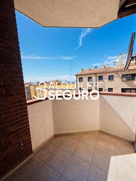 Foto 88900fe7-2183-43b1-95f2-53847f3d1fe5. Rent flat with heating in Centro Villarreal / Vila - real