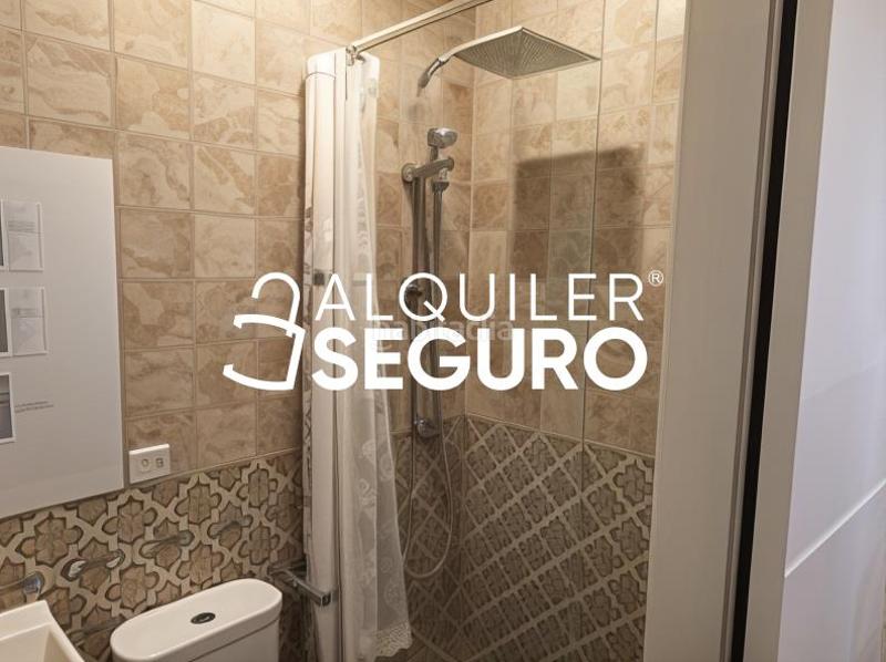 Foto 04578e38-a35c-4507-9686-320fe9737c88. Alquiler piso  av. el greco en San Pablo Sevilla