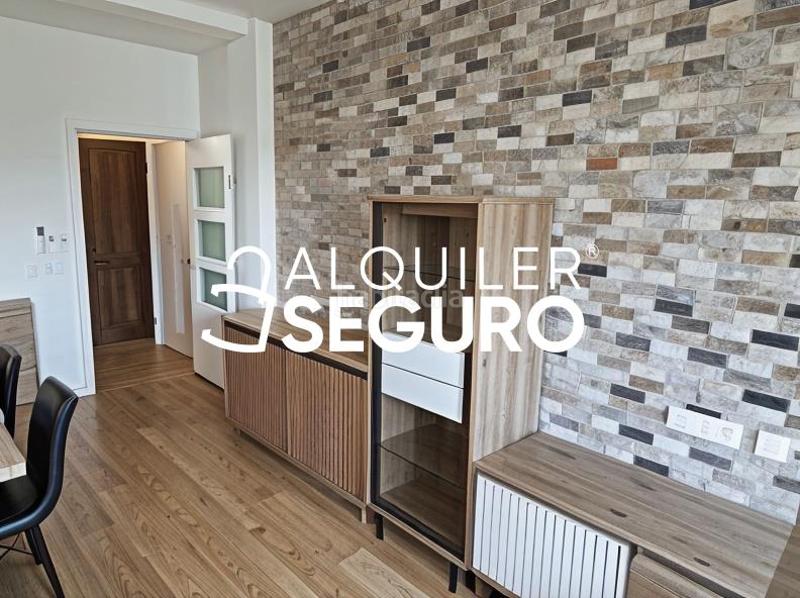 Foto 7dd104a3-2b75-4292-b722-337072b9b275. Alquiler piso  av. el greco en San Pablo Sevilla