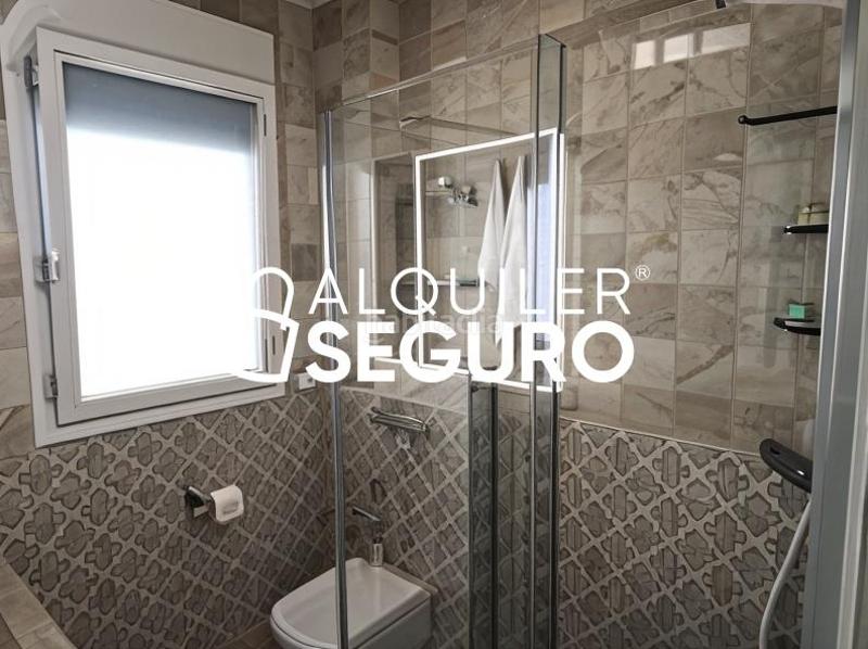Foto 9a02d0a8-4bda-479d-b79d-b11dbd06e798. Alquiler piso  av. el greco en San Pablo Sevilla