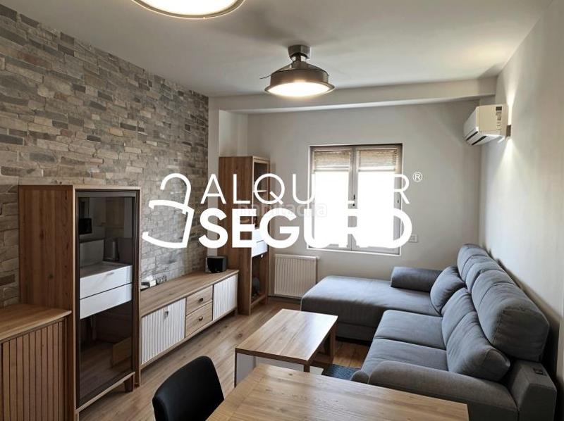 Foto a16a540c-6488-4461-91db-192d9423f9bd. Alquiler piso  av. el greco en San Pablo Sevilla