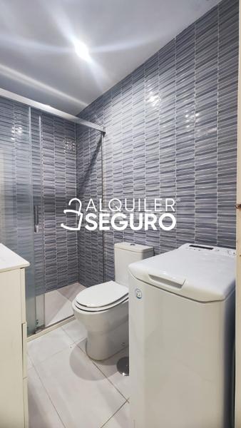 Foto 5f3b3acb-3641-47d9-9968-adf7fe43c35c. Rent flat with heating in Niño Jesús Madrid