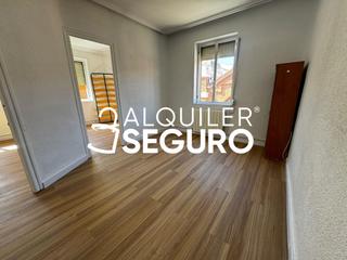 Location Appartement  Huarte de san juan. Piso pl. huarte de san juan  madrid