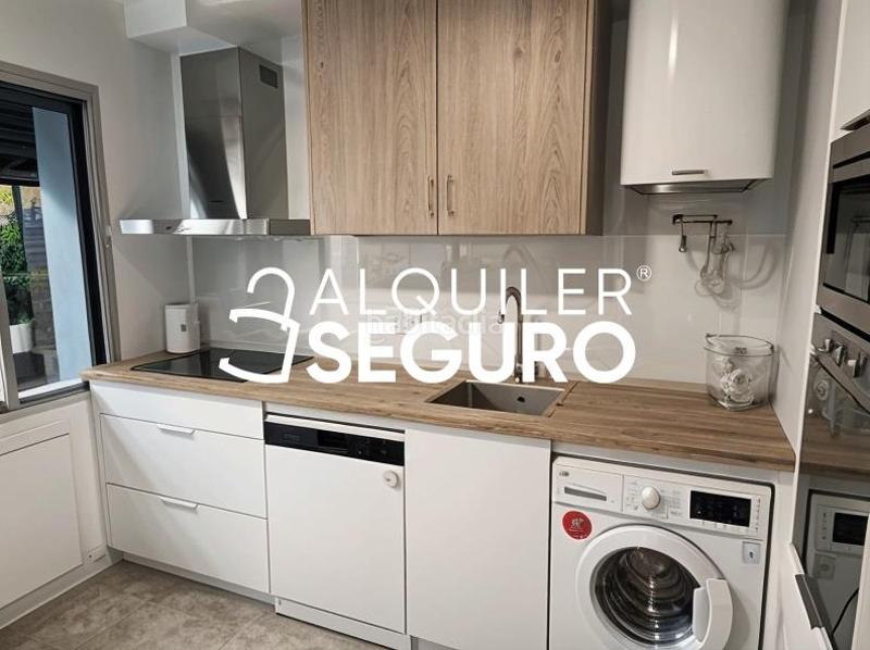 Foto 7a9520dc-954b-459f-830c-f092a260b41b. Affitto appartamento con parcheggio in La Buhaira Sevilla