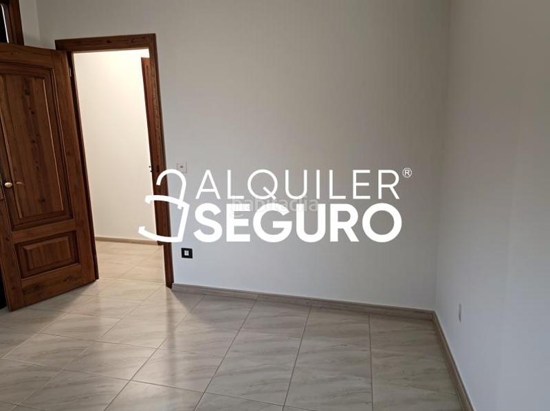 Foto 677e454a-7ad0-4f21-86f3-a01642593dfe. Alquiler piso  c aznalcazar en La Buhaira Sevilla