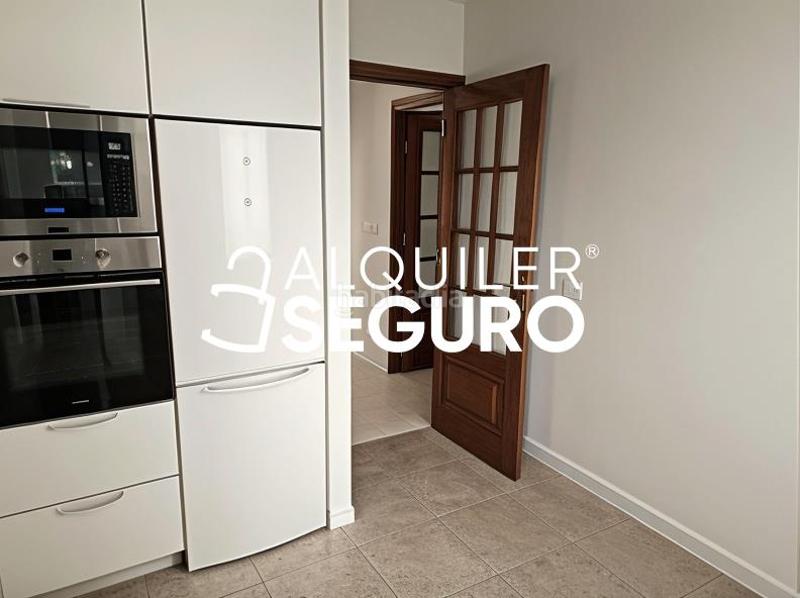 Foto c1b3b9df-a85b-489c-b60a-3cd330e38a75. Alquiler piso  c aznalcazar en La Buhaira Sevilla