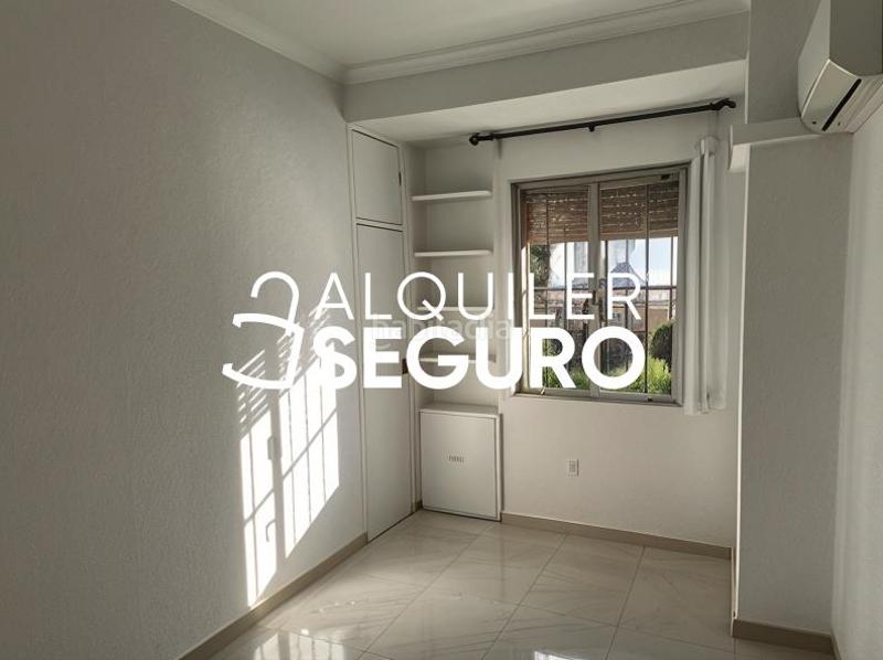 Foto 8c31866d-f879-4080-a487-def861fb85bf. Location appartement avec parking dans La Buhaira Sevilla