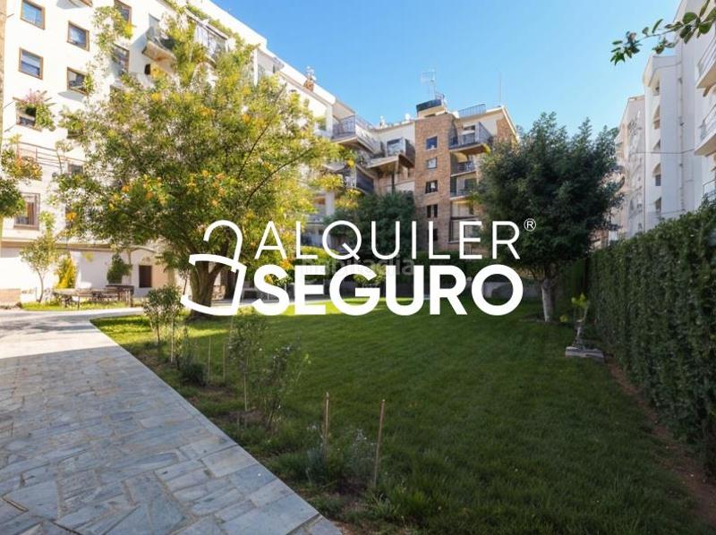 Foto 8d17cf4c-15f7-4d43-8566-495134604747. Location appartement avec parking dans La Buhaira Sevilla