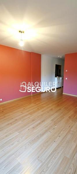 Foto 1d3392cd-efef-43e5-9a98-4acc020eda4c. Rent flat with heating parking in Los Hueros Villalbilla