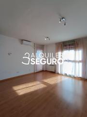 Location Appartement  Planeta saturno. Piso c planeta saturno parla