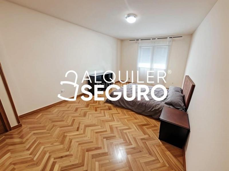 Foto 5aac0d49-cd26-4a9d-a7c4-f2fe7cc56c23. Rent flat with heating in Ezequiel González - Conde de Sepúlveda Segovia