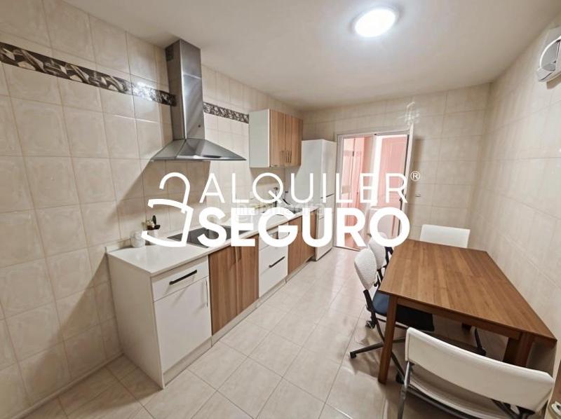 Foto 921bba17-b616-4c28-b19b-c5f4986dacac. Rent flat with heating in Ezequiel González - Conde de Sepúlveda Segovia