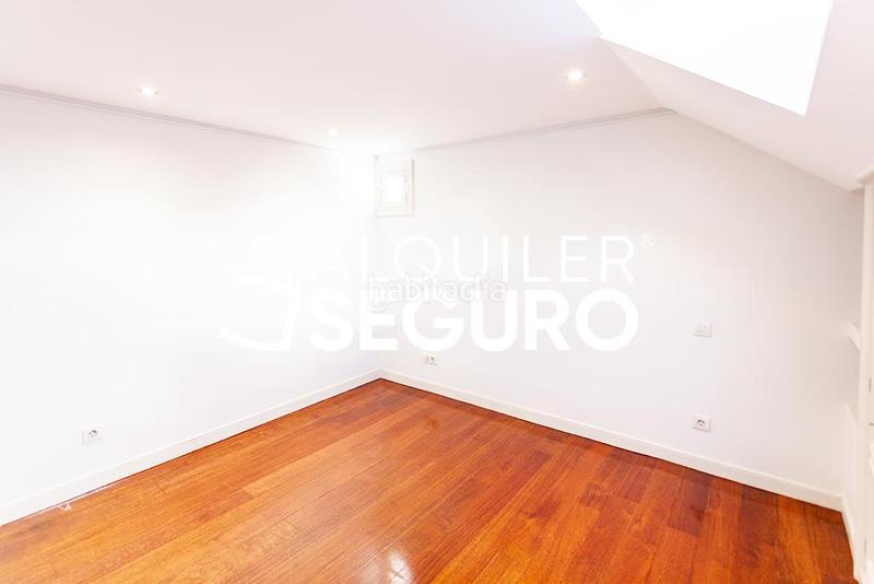 Foto c7030beb-5ea5-4750-9ae3-6279ac6b037b. Alquiler piso  c de zurbano en Almagro Madrid