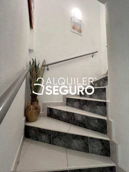 Foto f76a6c6d-e120-4e19-96f9-cd75cf13bb0f. Location appartement avec piscine dans Cabopino - Artola Marbella