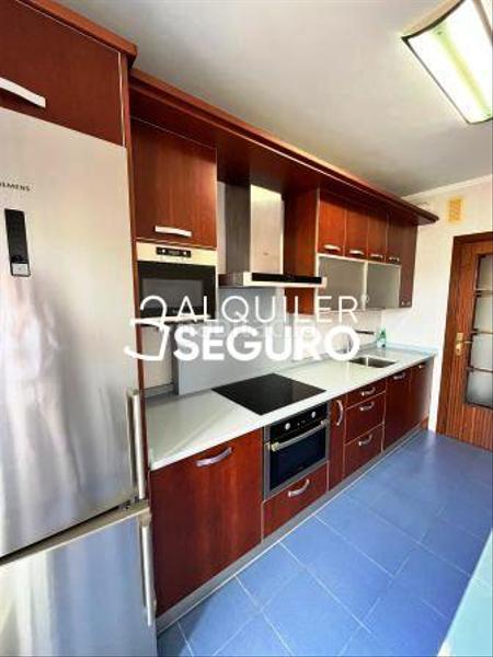 Foto 4b2c7cc2-90ee-4a13-8e35-9e6b972eed8d. Location appartement avec chauffage parking dans Ariznabarra Vitoria - Gasteiz