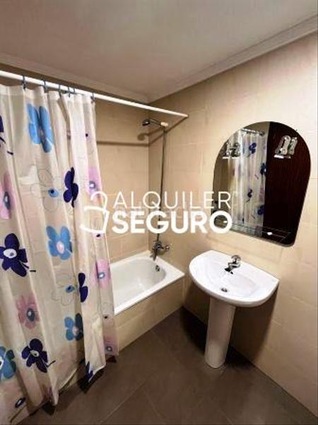 Foto 949b6a7f-804a-42fc-bc8b-24f04561c3f0. Location appartement avec chauffage parking dans Ariznabarra Vitoria - Gasteiz