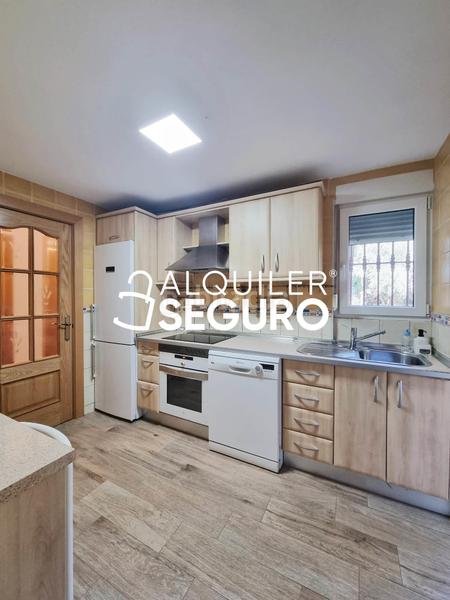 Foto f3a63b83-0070-459e-ab0d-7587ebf6770f. Location appartement avec chauffage piscine dans puerto Galapagar-las cuestas Galapagar