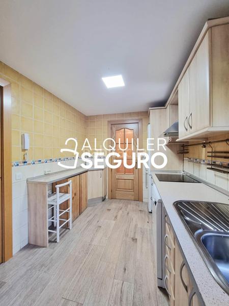 Foto 589ea5cb-0b1b-48c5-8553-e90294d422ab. Rent flat with heating pool in puerto Galapagar-las cuestas Galapagar