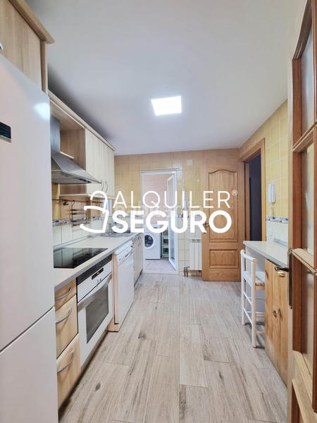 Foto ac7ca959-2deb-4899-8eb1-699a92fb4003. Rent flat with heating pool in puerto Galapagar-las cuestas Galapagar