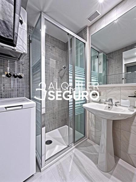 Foto 22e21d35-7e23-41a7-b5e2-d8179fce1b94. Rent studio with heating in Almenara-Ventilla Madrid