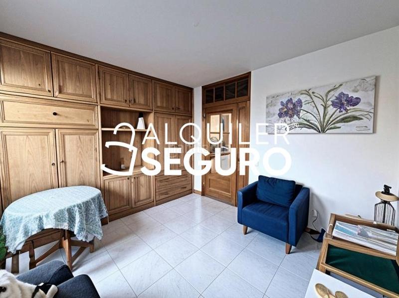Foto b5e0e1a7-1e8b-4350-9ca5-66f344912c88. Rent studio with heating in Almenara-Ventilla Madrid