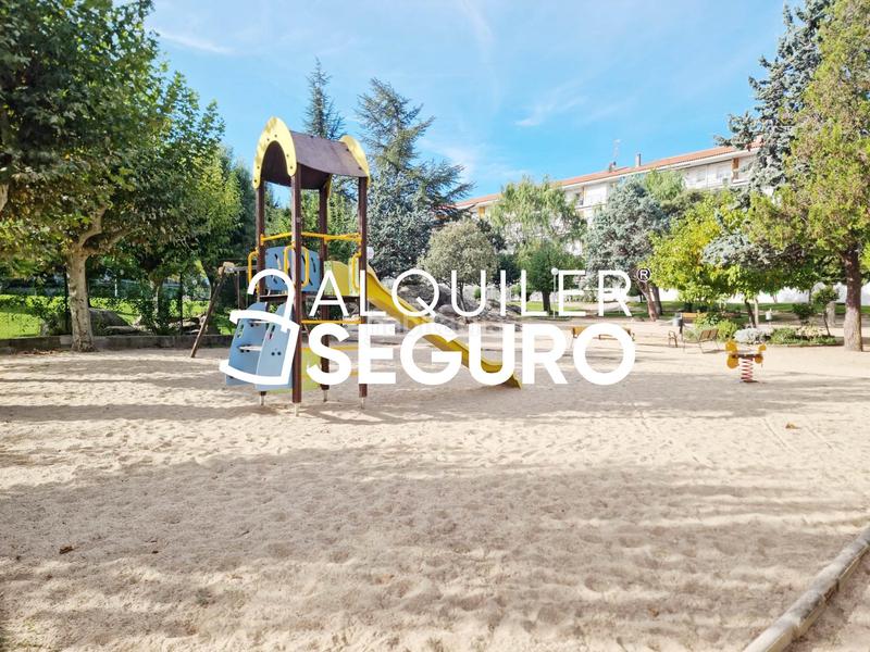 Foto 18090f84-f8f6-4446-ba09-5cf56f1dd7aa. Lloguer pis amb calefacció aparcament piscina a Parque de la Coruña-Las Suertes Collado Villalba