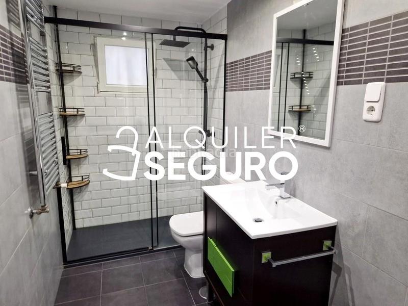 Foto e0a922dd-c717-4e0e-b349-5f01a6d32fd5. Lloguer pis amb calefacció aparcament a Centro Móstoles