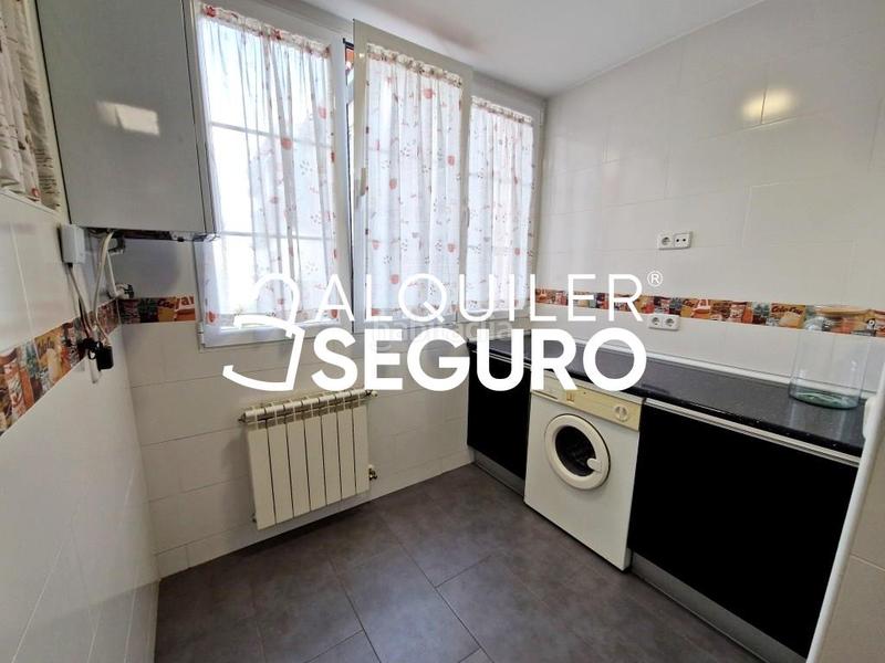 Foto c1bf9d05-3b00-4779-9684-3dcbec2e68a9. Miete etagenwohnung mit heizung parking in Centro Móstoles