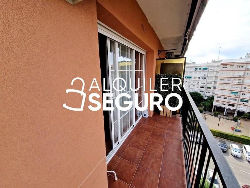 Foto b8e16534-e82b-4385-851a-147f426b6883. Rent flat with heating parking in Centro Móstoles