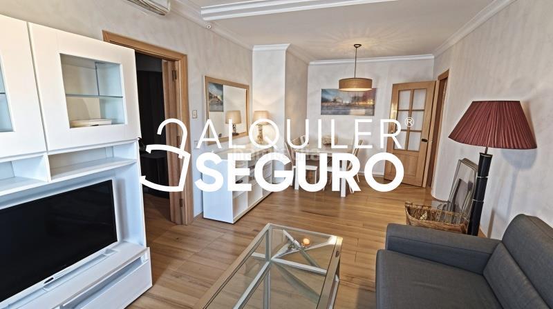 Foto 6913ec66-466f-49e9-97ef-42536006da66. Rent flat with parking pool in Bellavista Sevilla