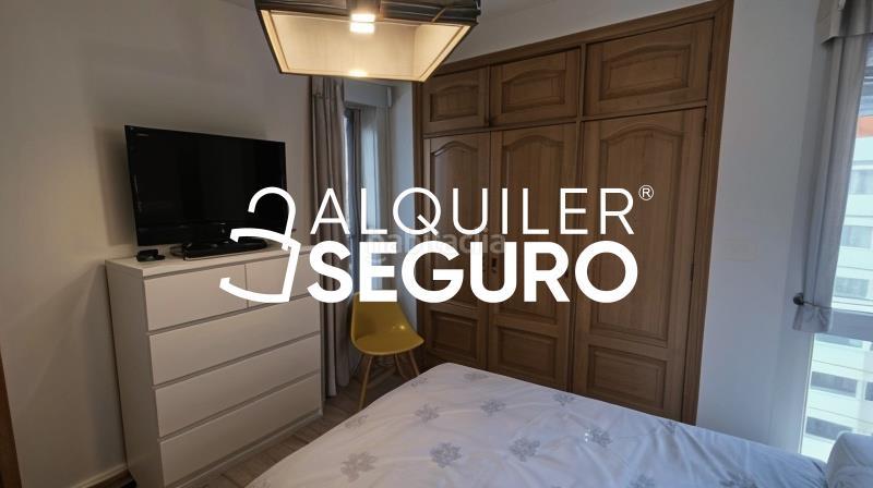 Foto 712c0de6-fd01-4df8-8883-fb95eb734e26. Rent flat with parking pool in Bellavista Sevilla