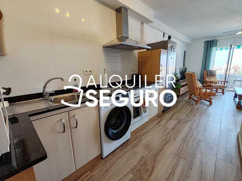 Foto 301951a9-2f9d-4612-8fc5-b055a896116b. Alquiler piso  av. vicente blasco ibáñez en Centro Santa Pola