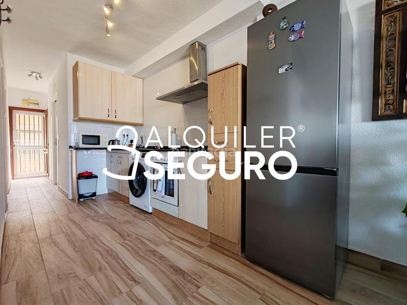 Foto c03cf937-555a-4350-8afe-ef1bd622a1c8. Rent flat in Centro Santa Pola